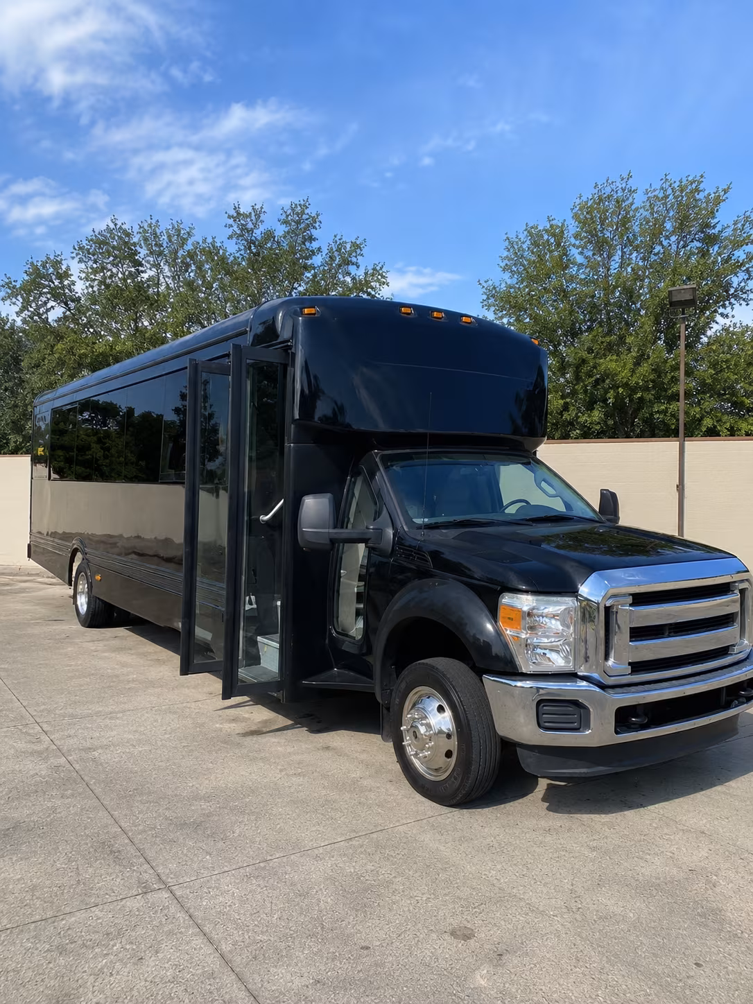 aliso viejo 20 passenger party bus