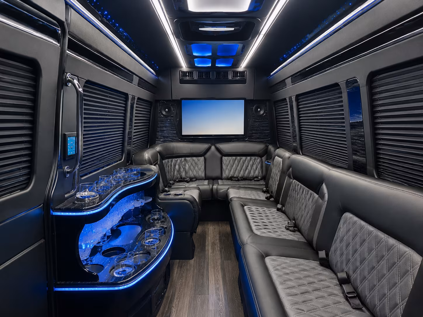 bus rentals to petco park and snapdragon stadium in san diego