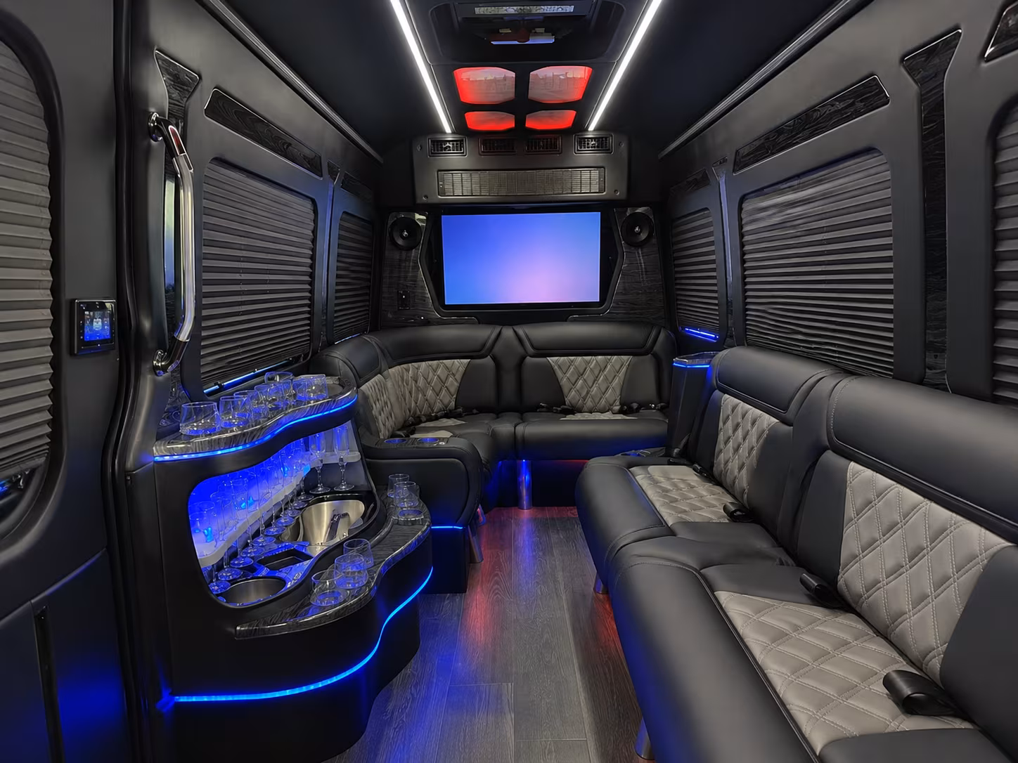 comfortable group rides to disneyland anaheim and theme parks near aliso viejo